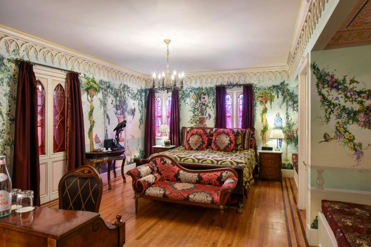 Exceptional Suite at The Villa Casa Casuarina
