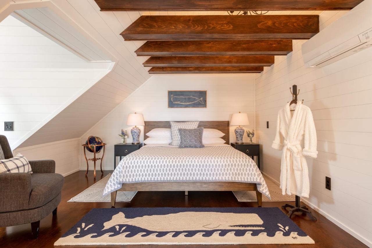 | Captain Nickels Inn