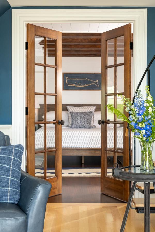 | Captain Nickels Inn