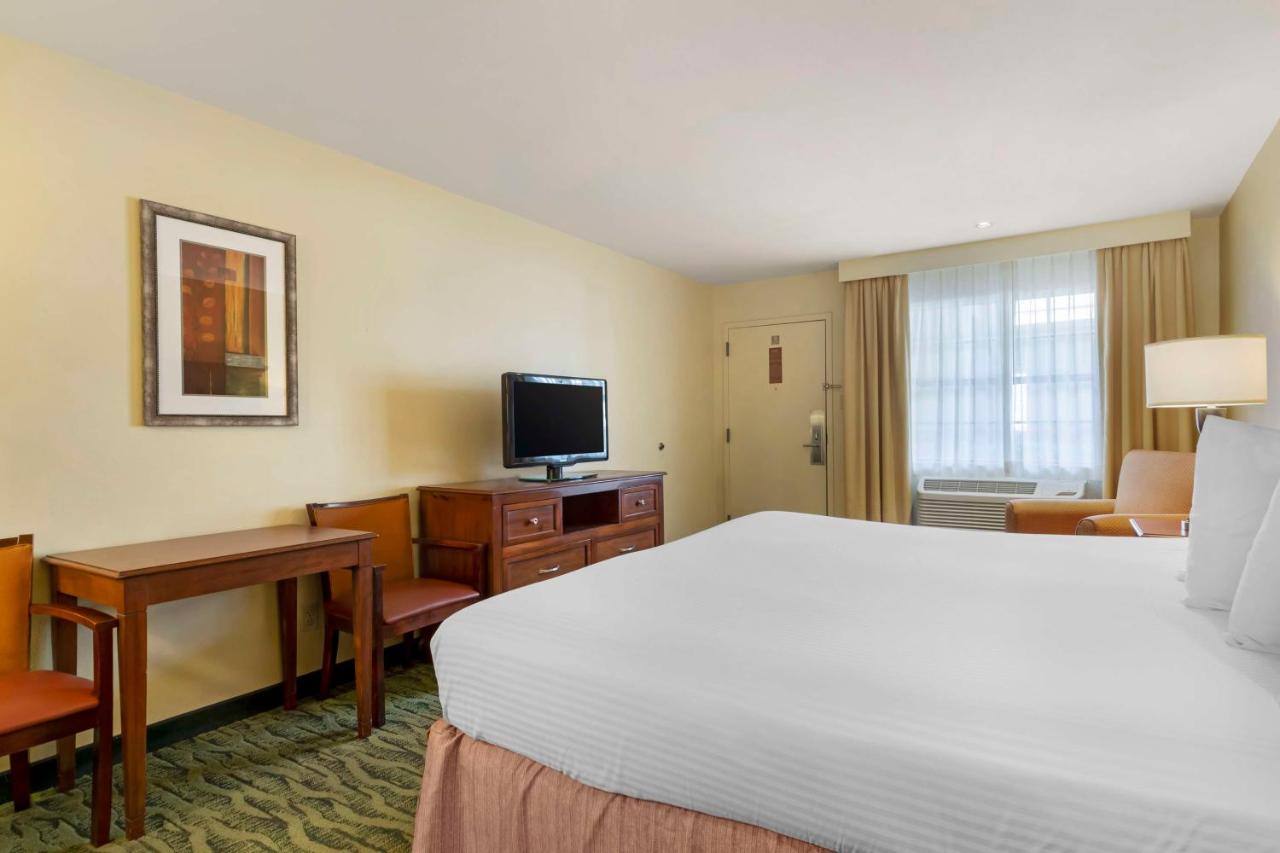 King Room - First Floor at Best Western McAllen Medical Center