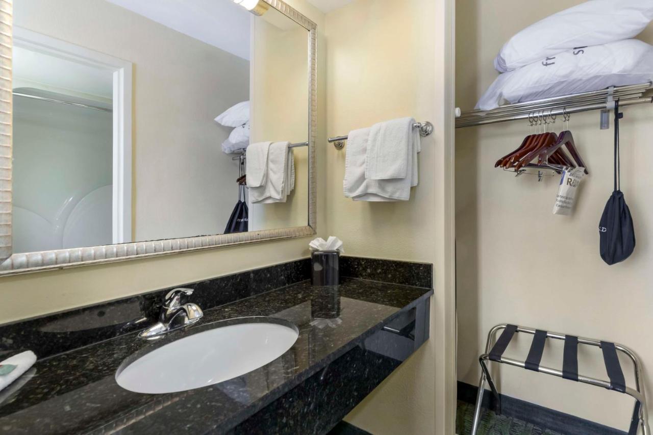 King Suite at Best Western McAllen Medical Center