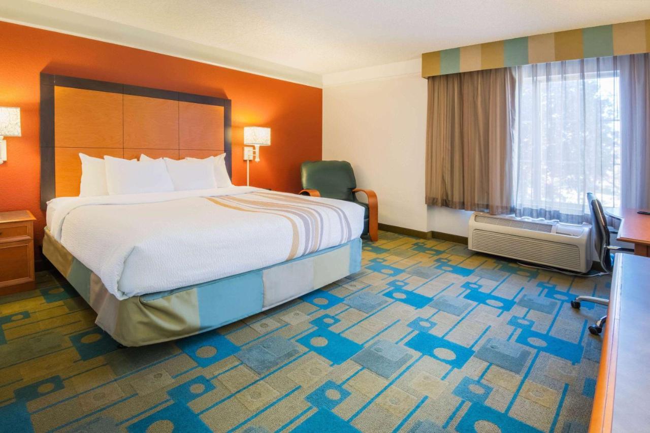 King Room - Disability Access at La Quinta Inn & Suites by Wyndham Colorado Springs South AP