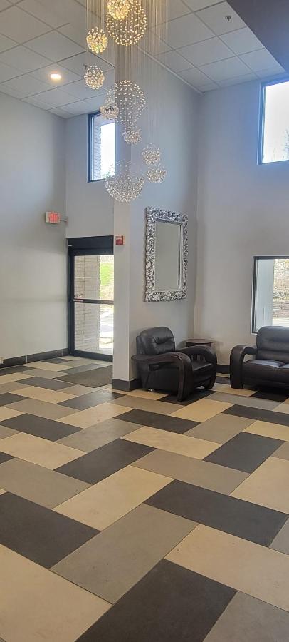 | Royal Inn & Suites