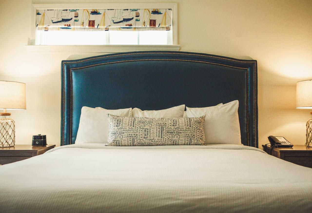 King Suite with Pool View at Avila Beach House
