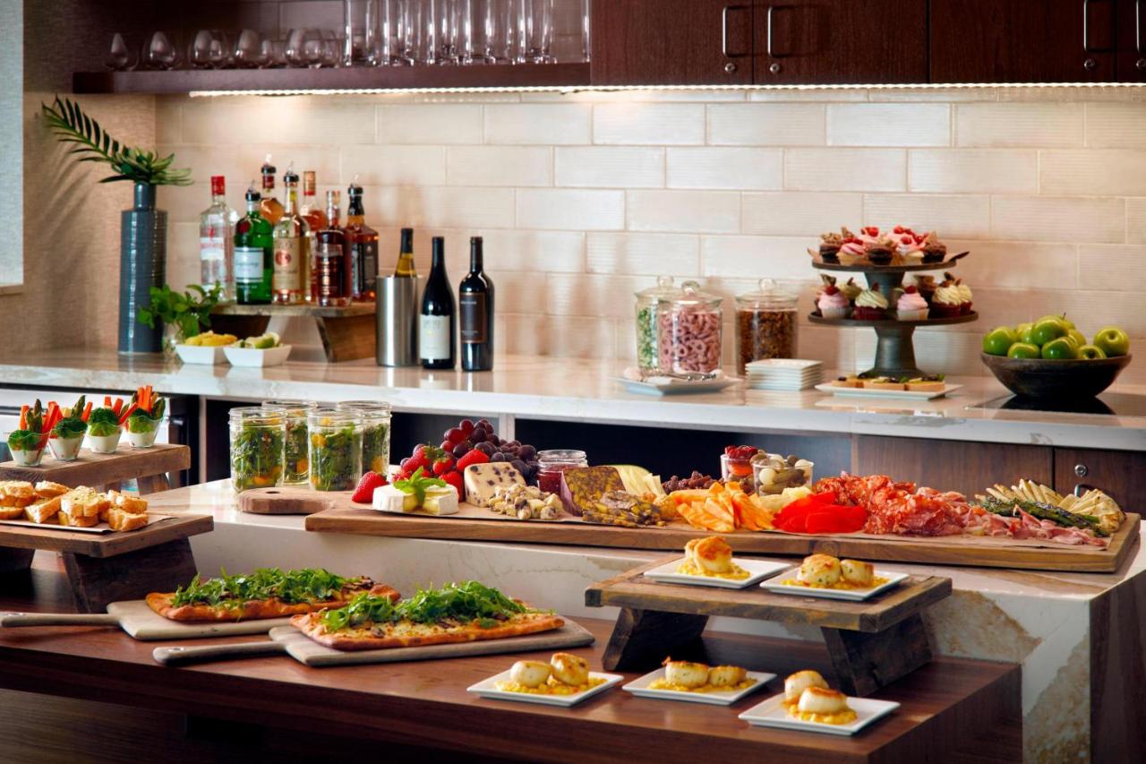 King Room with Concierge Lounge Access at Atlanta Airport Marriott Gateway