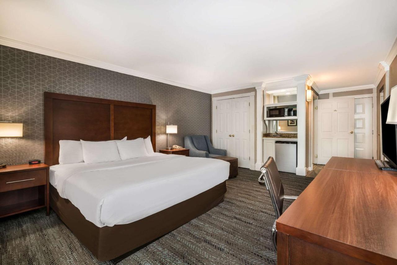 King Room - Disability Access/Non-Smoking at Comfort Inn & Suites Plattsburgh - Morrisonville
