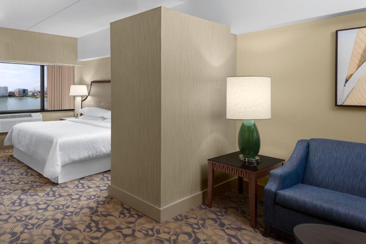 King Room with Sofa Bed at Sheraton Lincoln Harbor Hotel