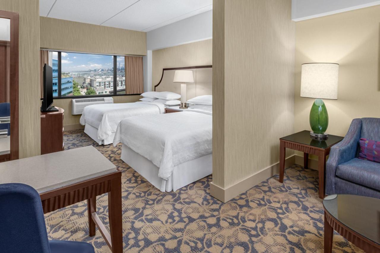 Double Room with View at Sheraton Lincoln Harbor Hotel