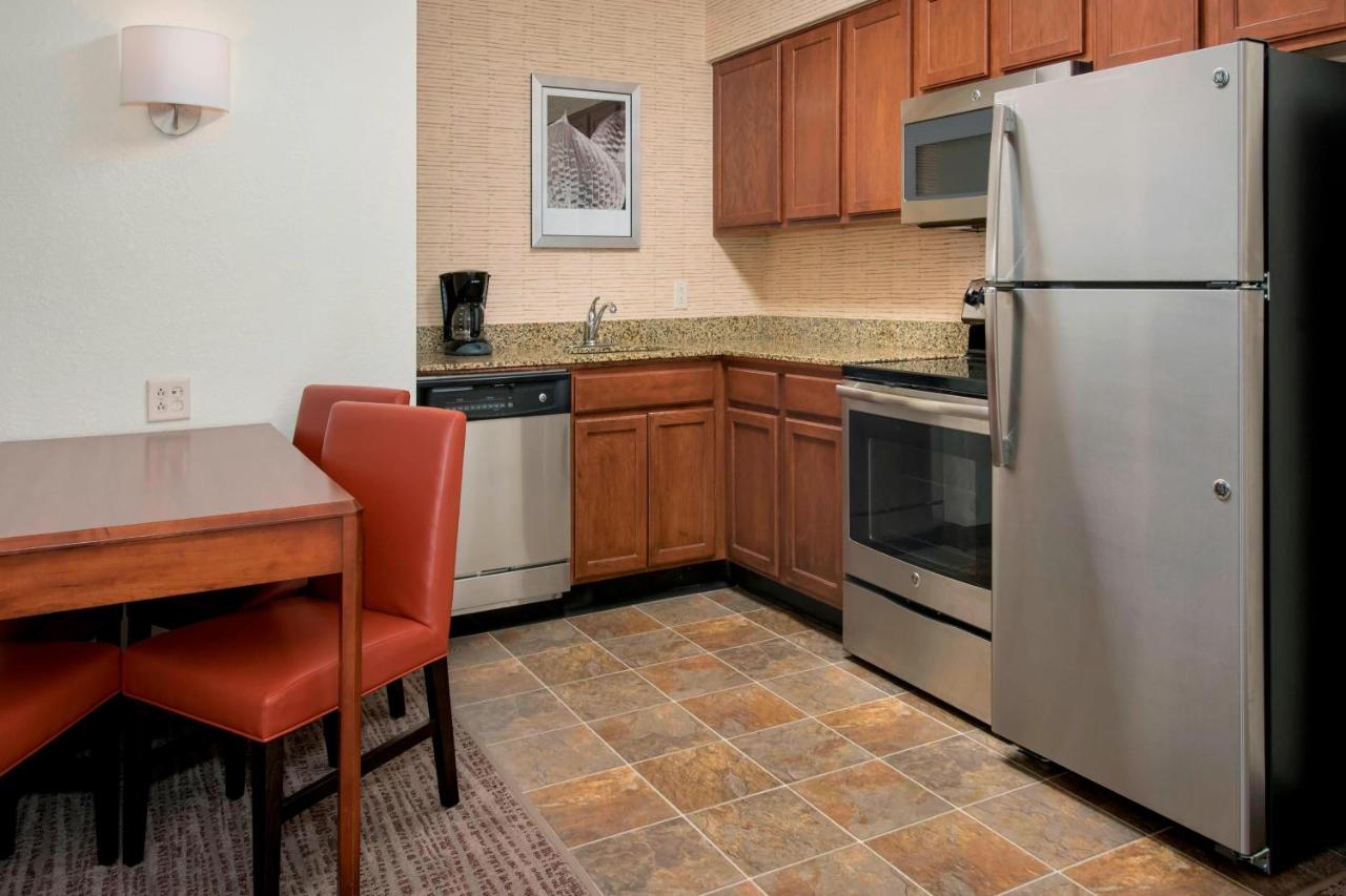 One-Bedroom Queen Suite at Residence Inn By Marriott Long Island Hauppauge