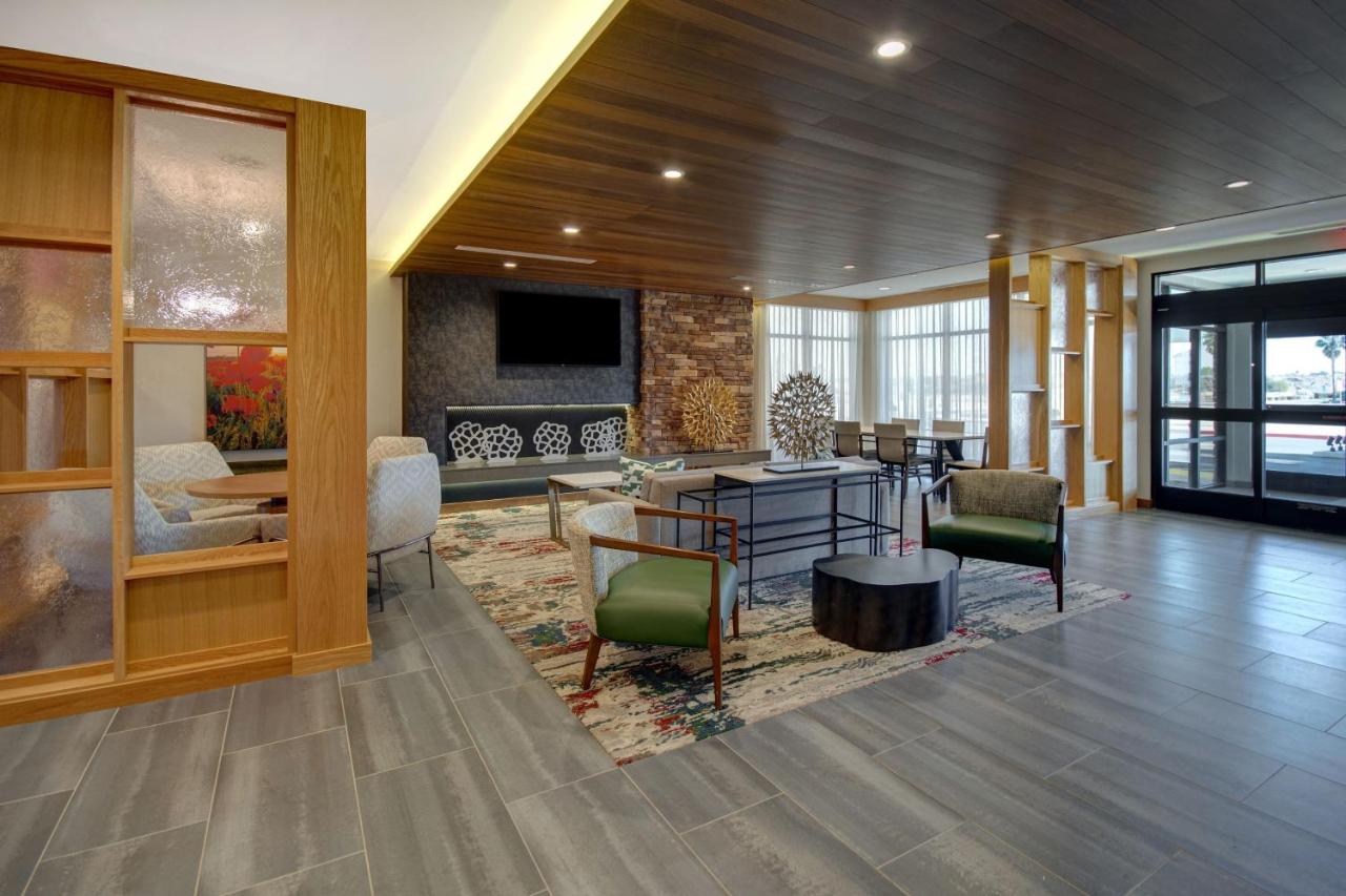 | Fairfield Inn & Suites Lancaster Palmdale