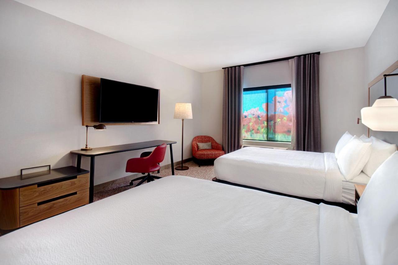 | Fairfield Inn & Suites Lancaster Palmdale