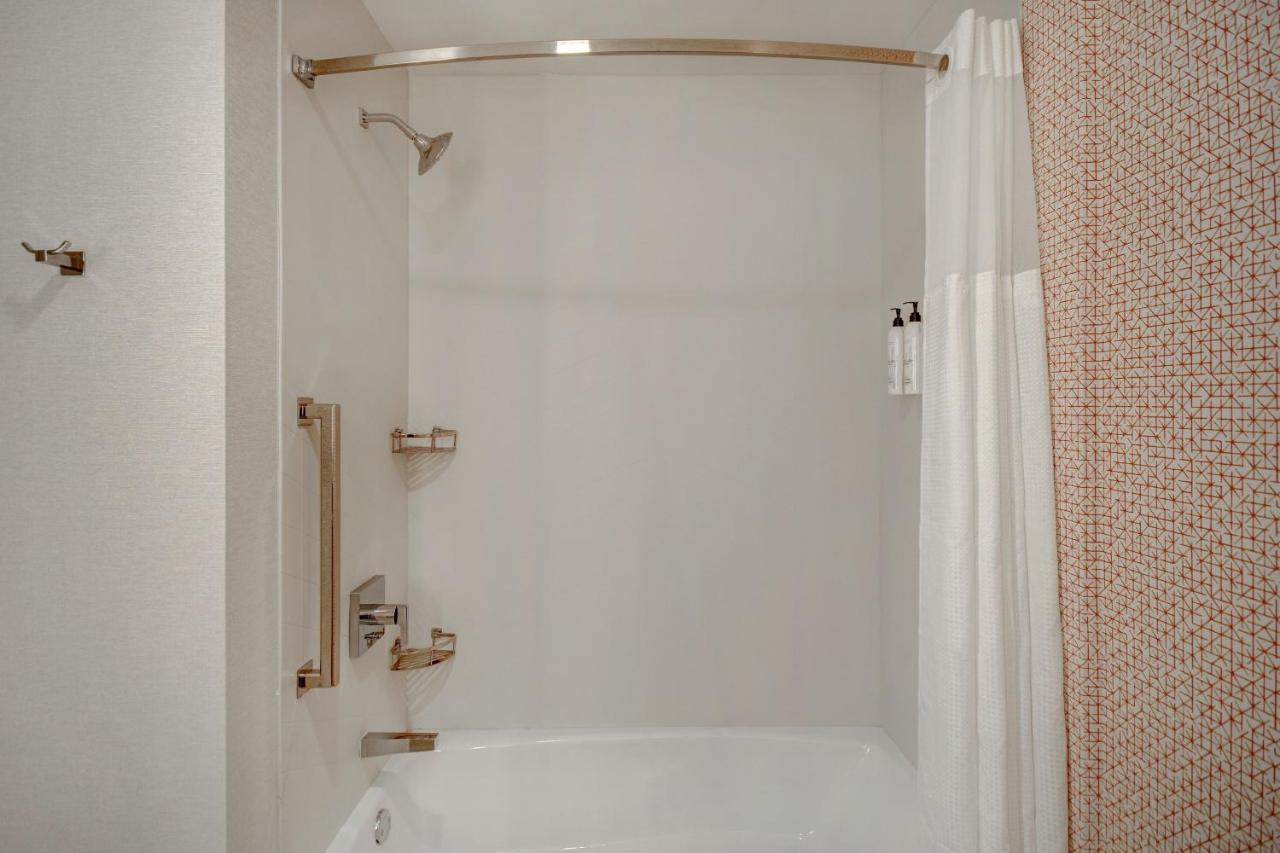 | Fairfield Inn & Suites Lancaster Palmdale