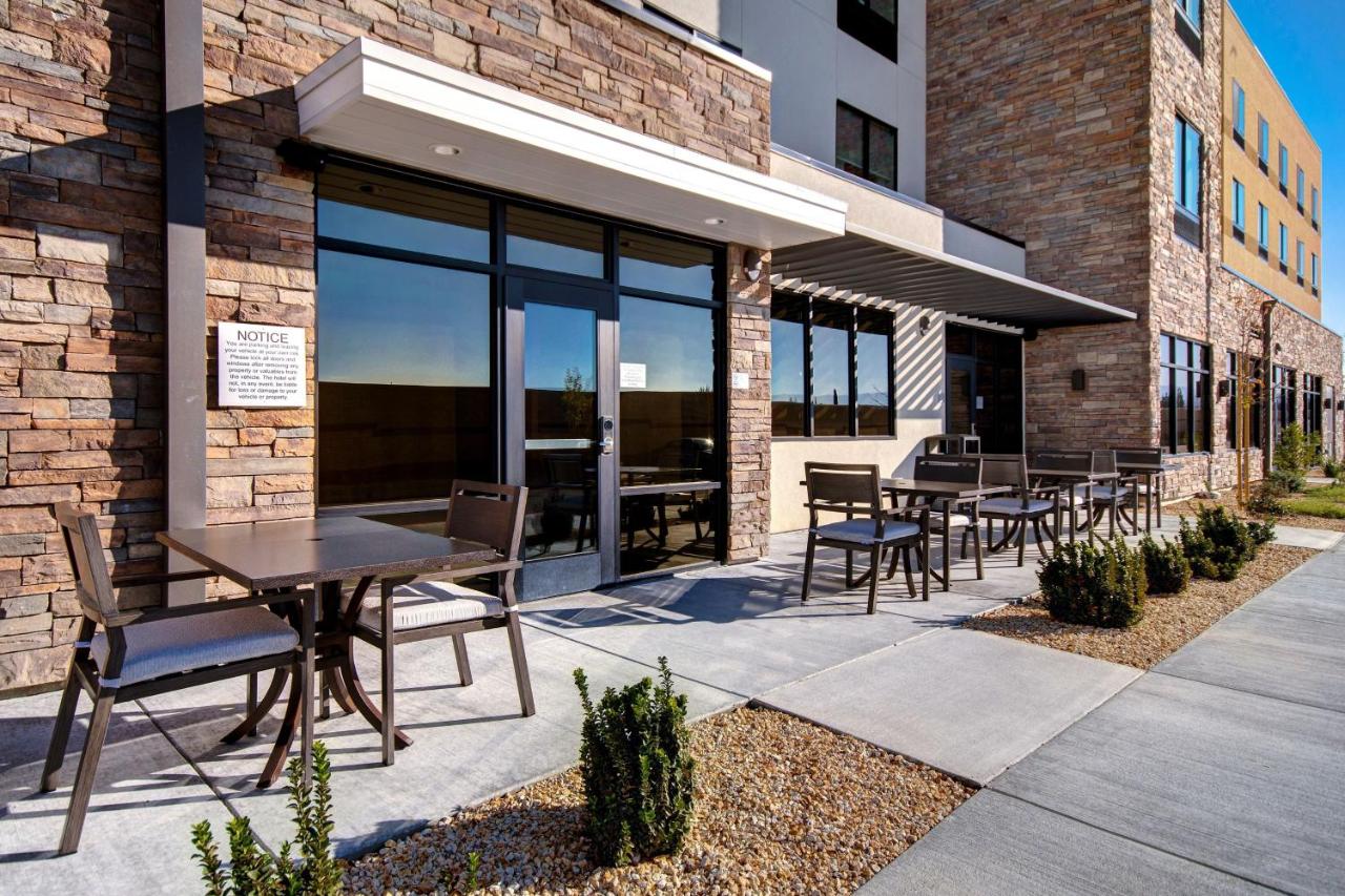 | Fairfield Inn & Suites Lancaster Palmdale