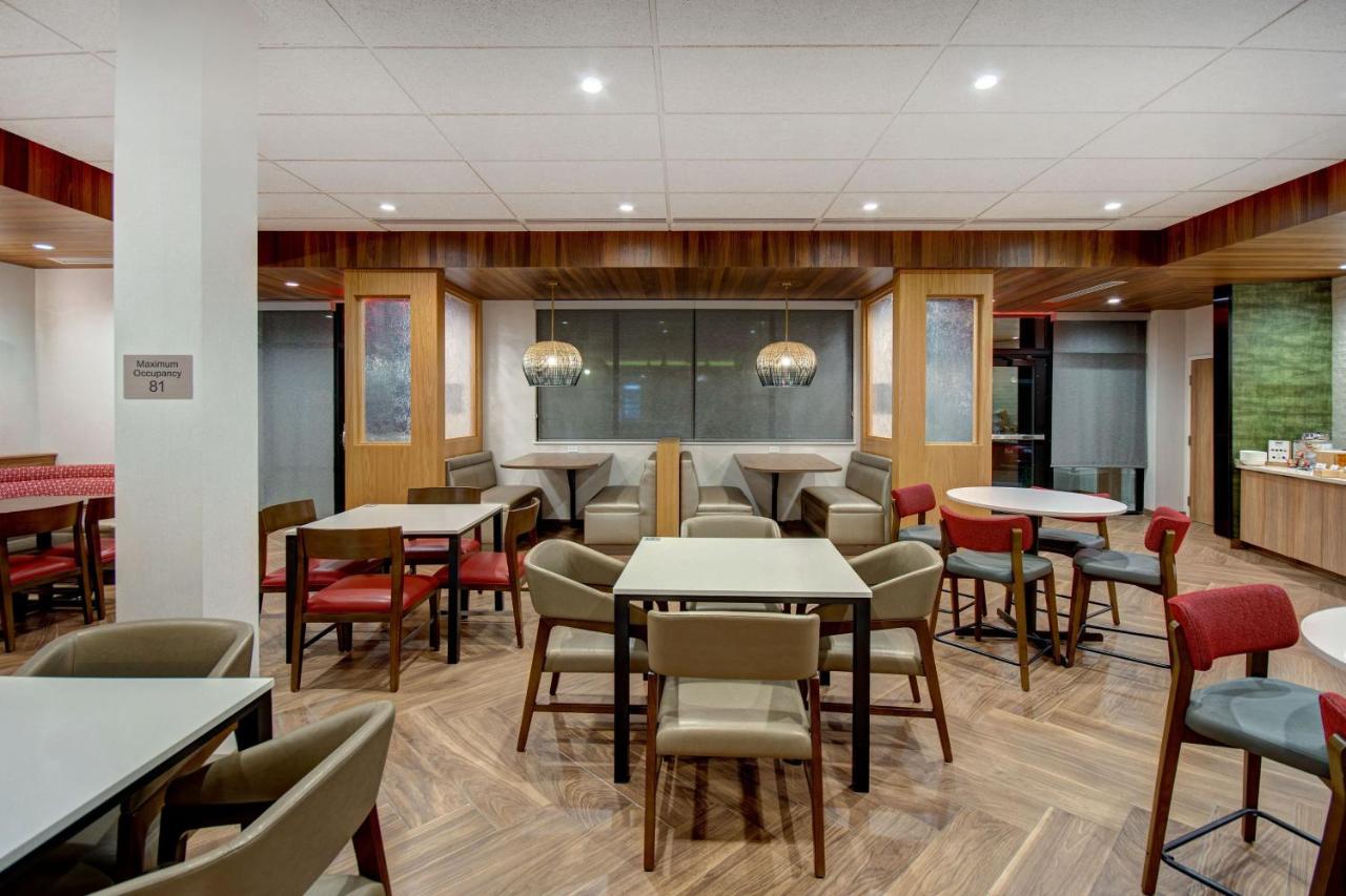 | Fairfield Inn & Suites Lancaster Palmdale
