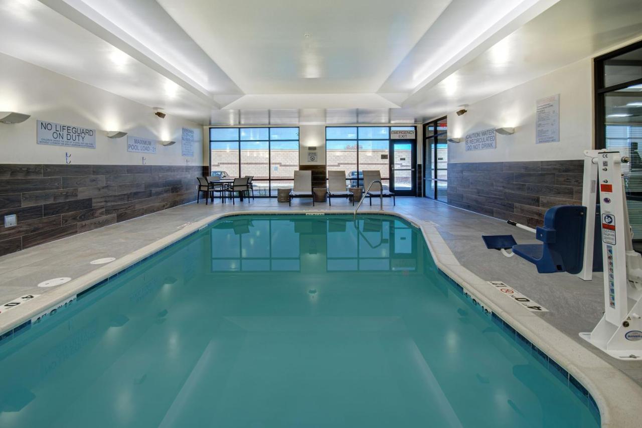 | Fairfield Inn & Suites Lancaster Palmdale