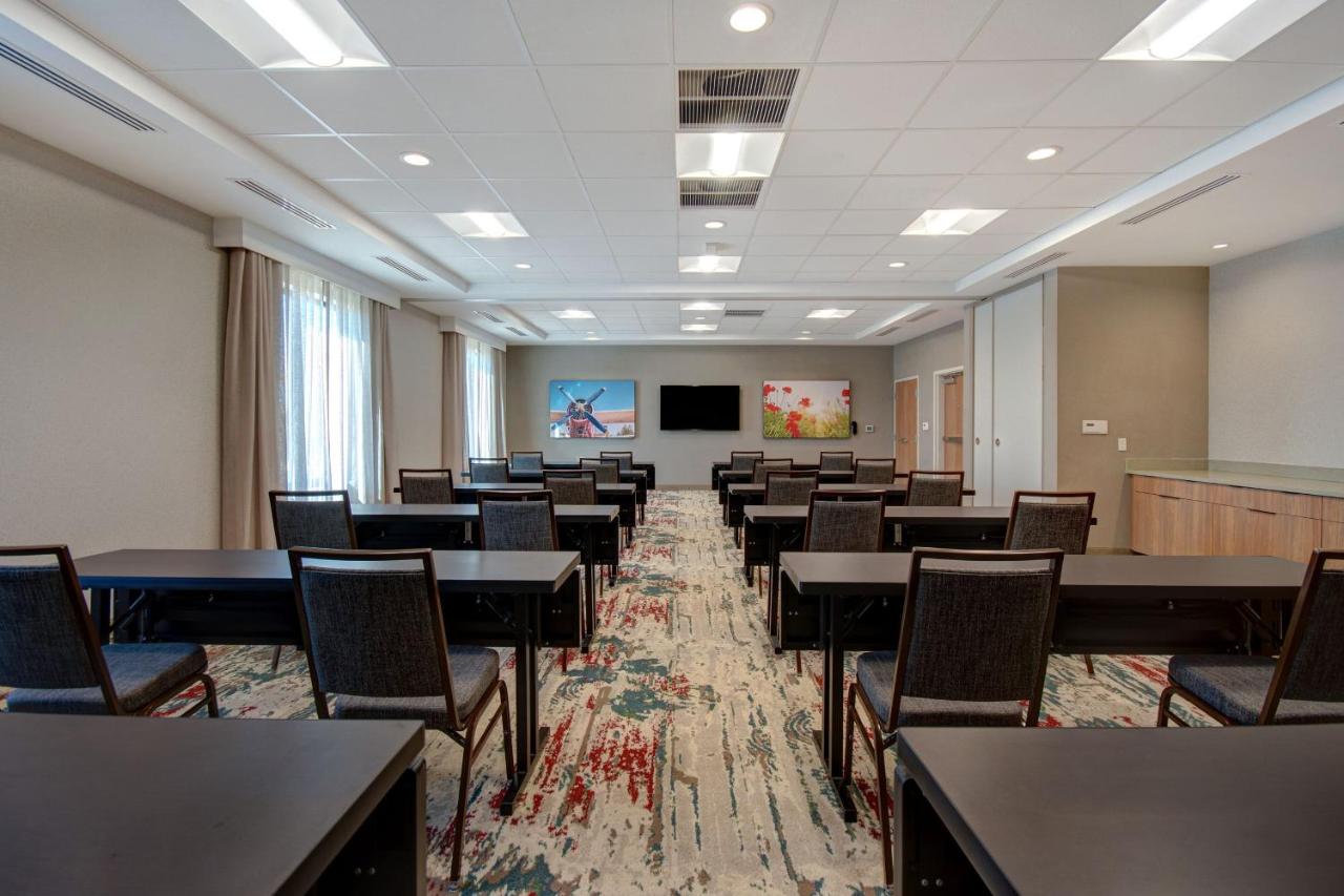 | Fairfield Inn & Suites Lancaster Palmdale
