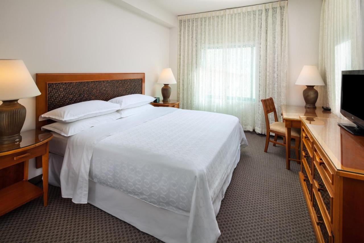 Guest room, 1 Queen, City view at Sheraton Princess Kaiulani Waikiki Beach