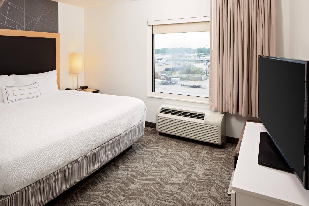 One-Bedroom Executive Suite at SpringHill Suites Green Bay