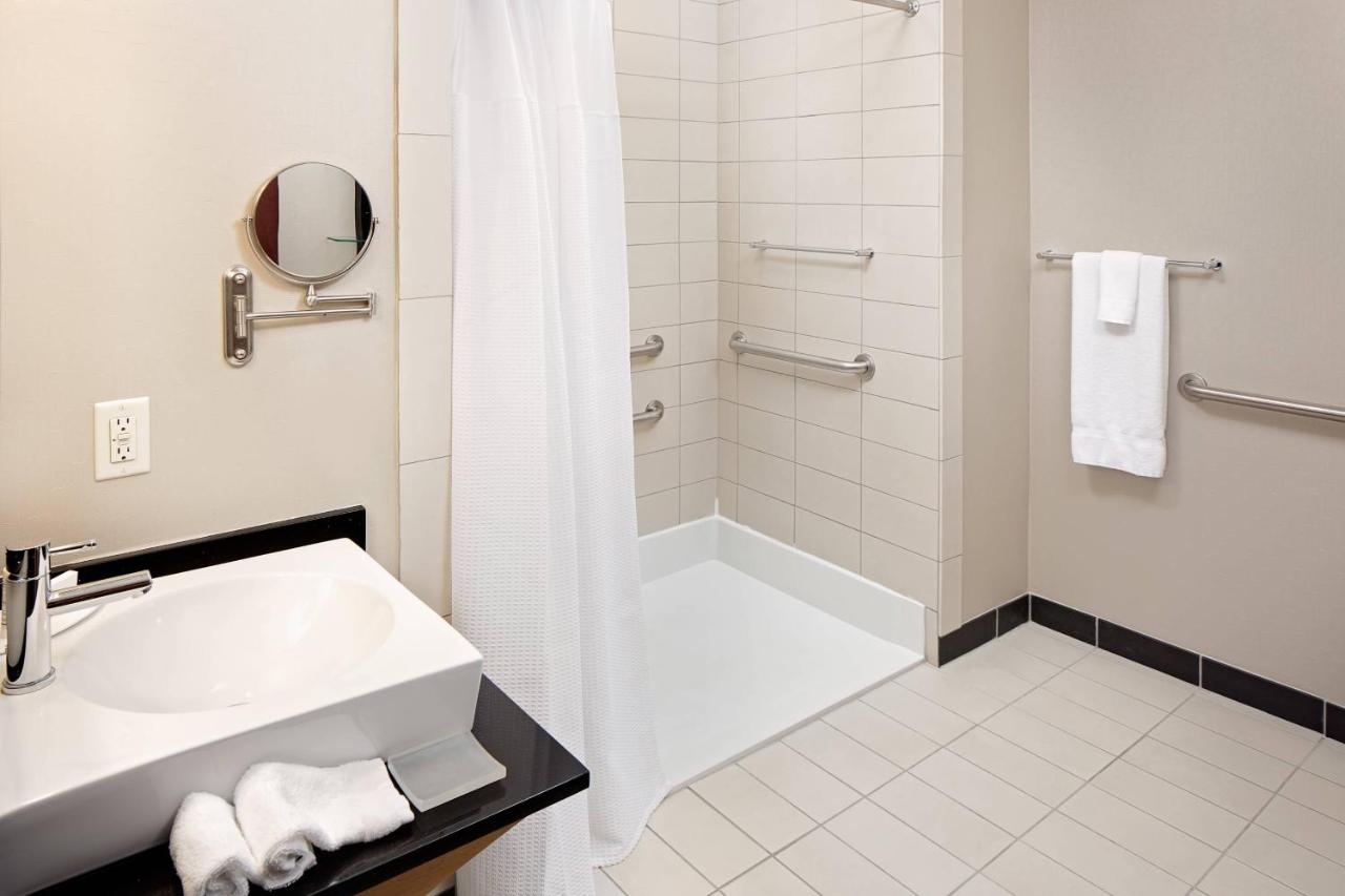 One-Bedroom Executive Suite at SpringHill Suites Green Bay