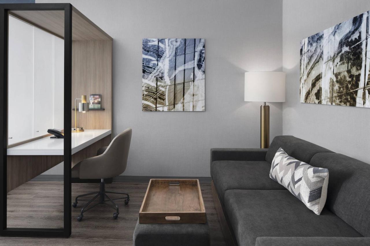 Guest room with 2 Queen, Trundle bed, City view at SpringHill Suites by Marriott East Rutherford Meadowlands/Carlstadt
