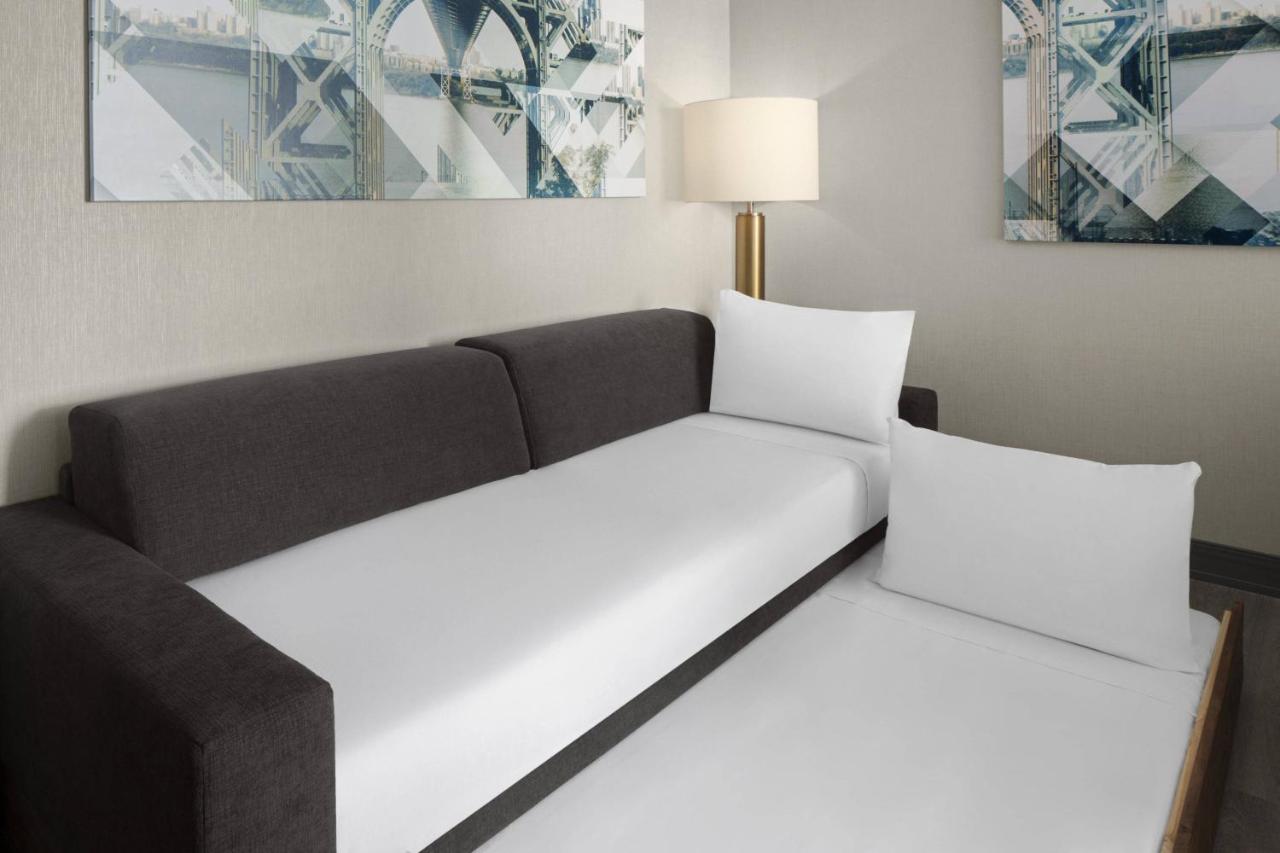 King Studio Suite with Trundle Bed - Hearing Accessible at SpringHill Suites by Marriott East Rutherford Meadowlands/Carlstadt