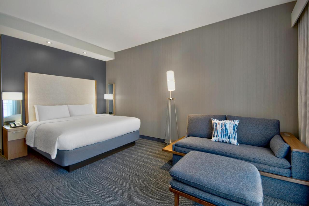King Room - Hearing Accessible at Courtyard by Marriott Nashville Green Hills