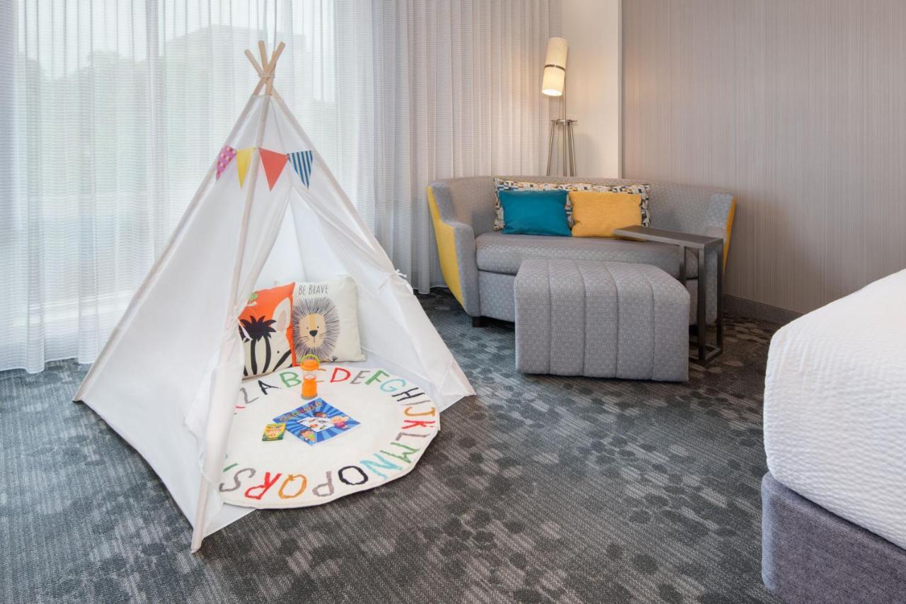 Large King Room with Sofa Bed and Roll-in Shower - Mobility Accessible at Courtyard by Marriott Atlanta Alpharetta/Avalon Area