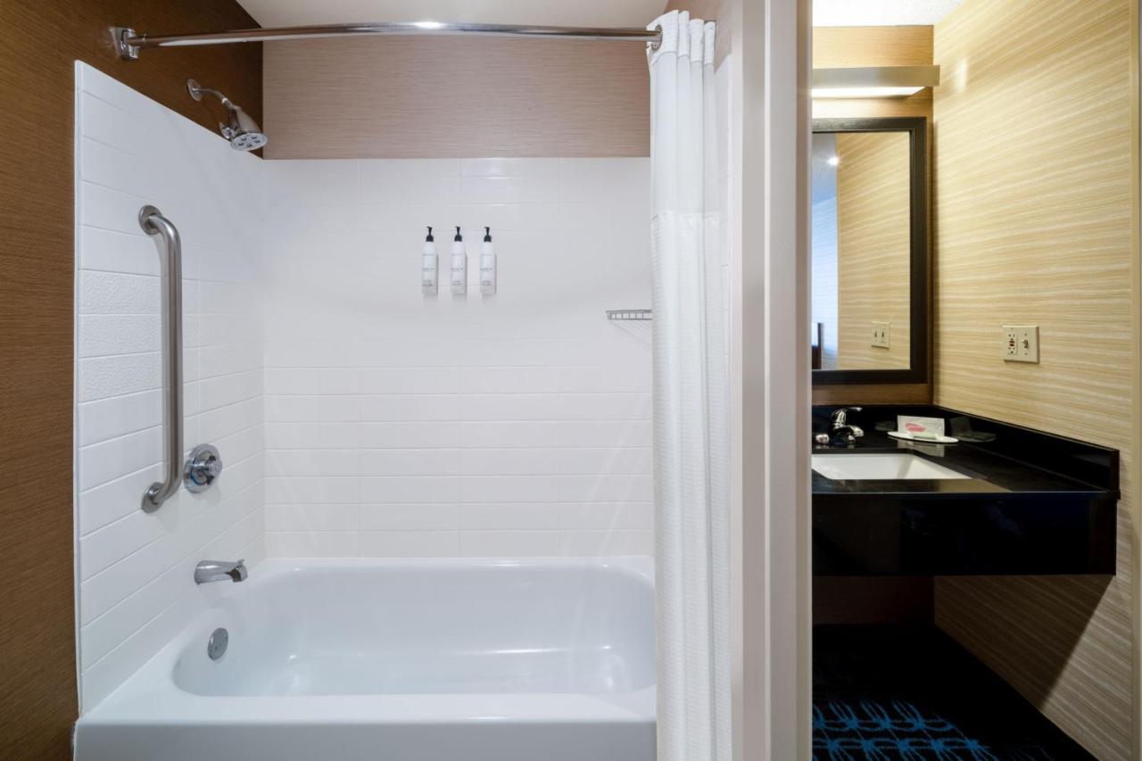 Deluxe King Room at Fairfield Inn and Suites by Marriott Denver Aurora/ Medical Center