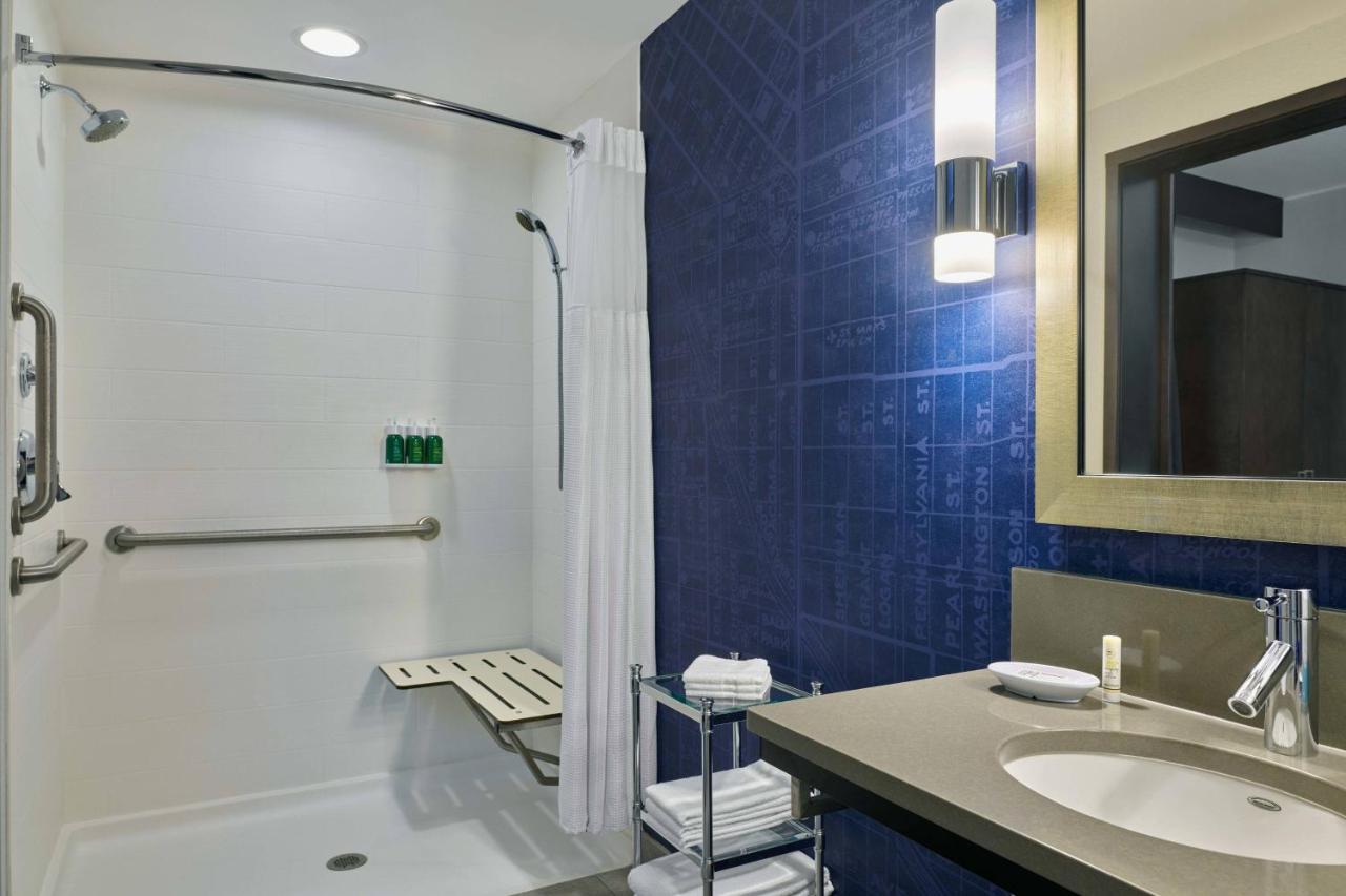 Queen Studio with Sofa Bed at SpringHill Suites by Marriott Denver Downtown