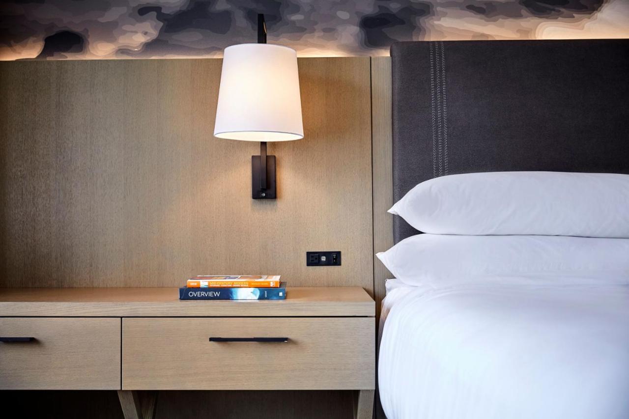 Concierge Level Double Room with Two Double Beds - High Floor at Seattle Marriott Redmond