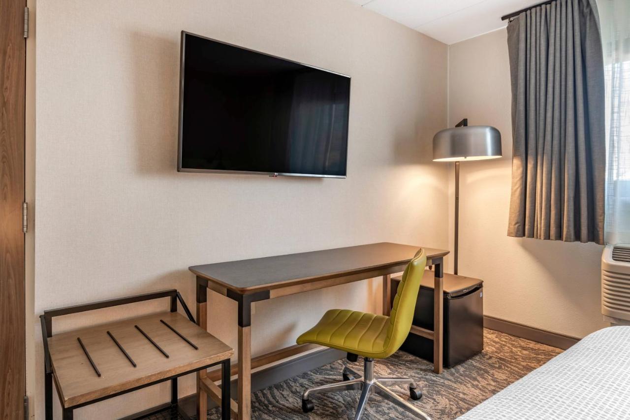 | Fairfield Inn & Suites by Marriott Providence Airport Warwick