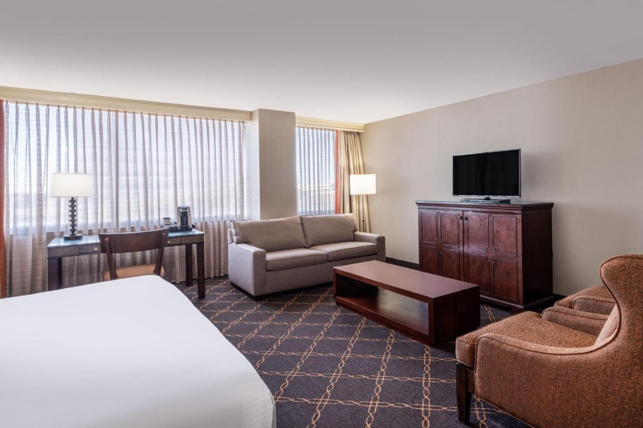 Junior King Suite with Balcony at Austin Southpark Hotel