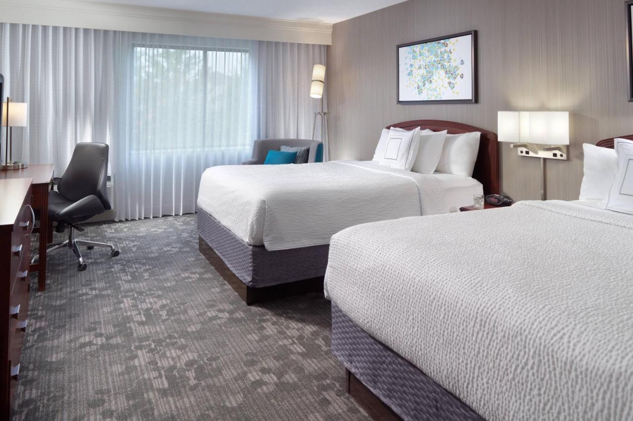 Queen Room, 2 Queen Beds at Courtyard by Marriott Atlanta Alpharetta