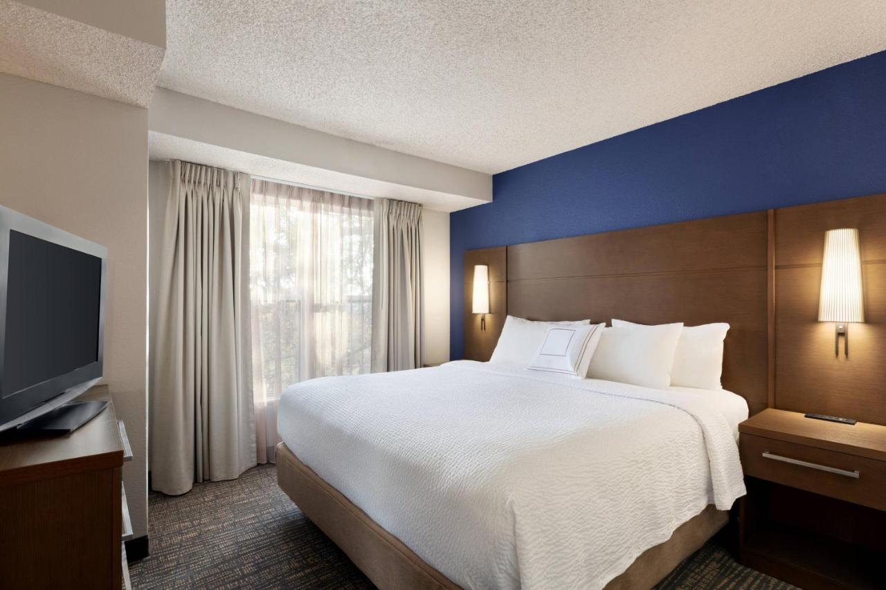 Deluxe King Studio with Sofa Bed at Residence Inn by Marriott Roseville