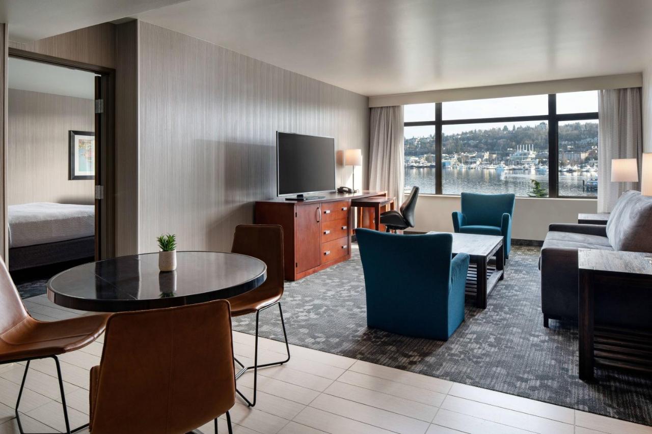 | Courtyard Seattle Downtown/Lake Union