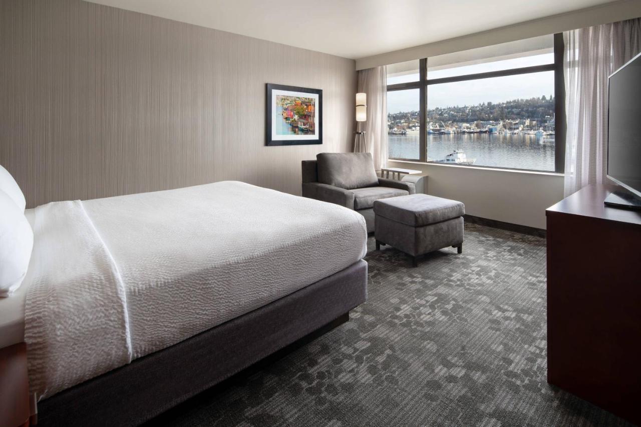 | Courtyard Seattle Downtown/Lake Union