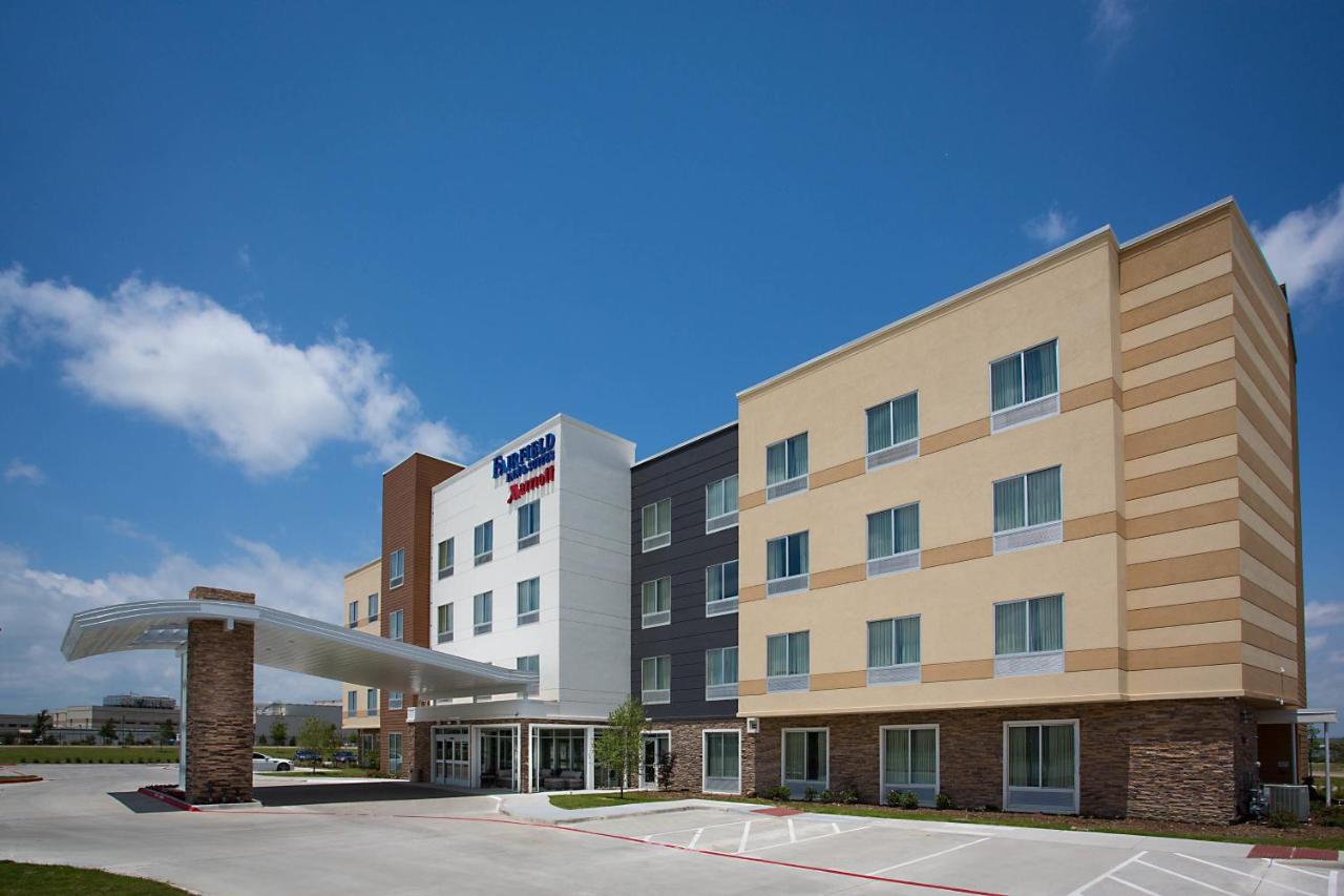 | Fairfield Inn & Suites Dallas West/i-30
