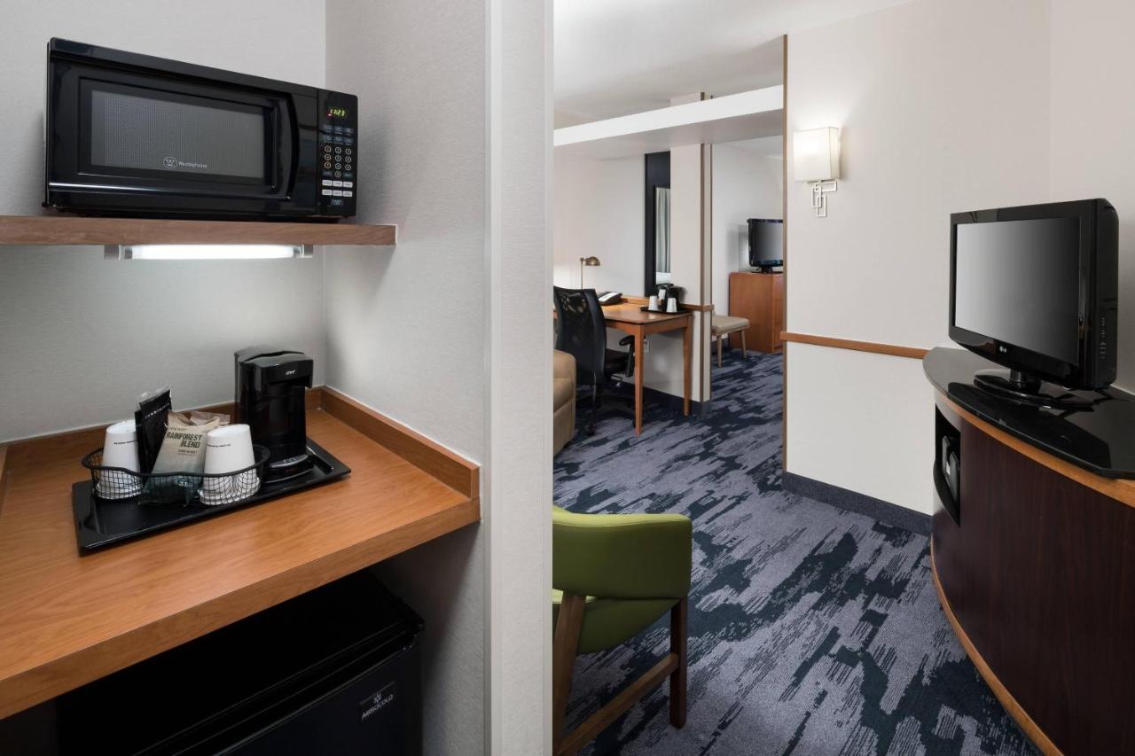 Queen Studio at Fairfield Inn & Suites by Marriott South Bend at Notre Dame
