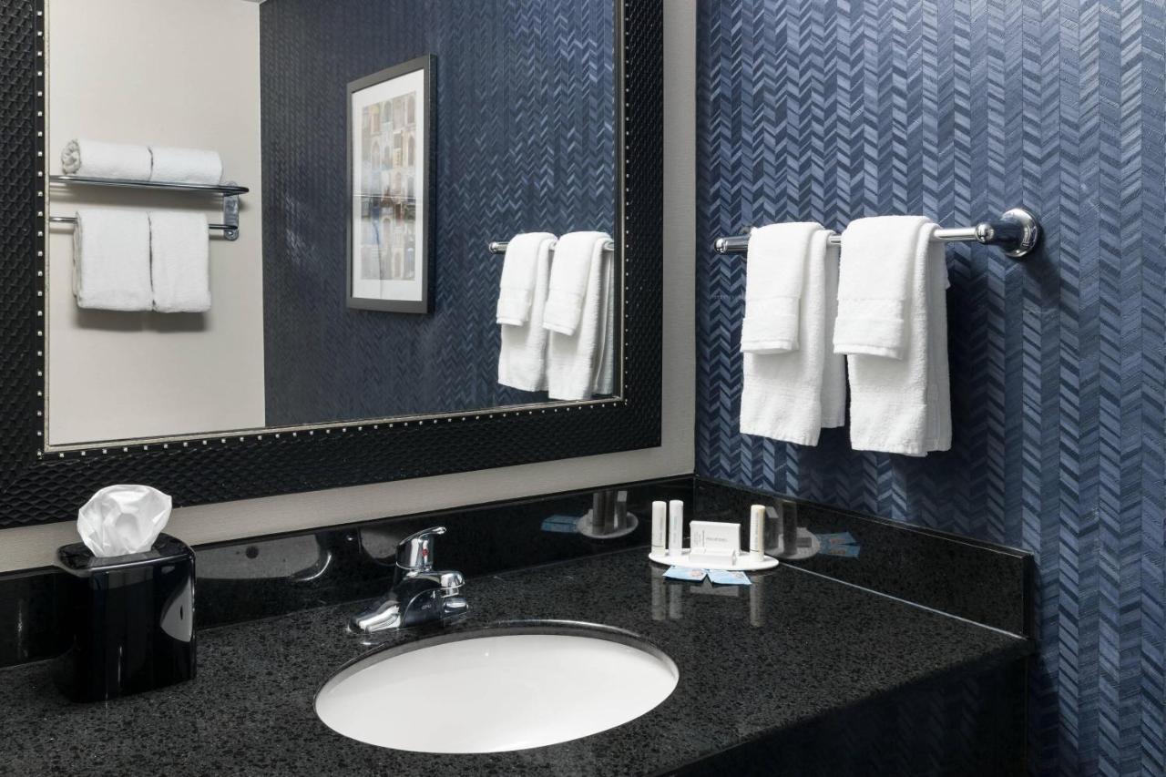 Queen Studio at Fairfield Inn & Suites by Marriott South Bend at Notre Dame