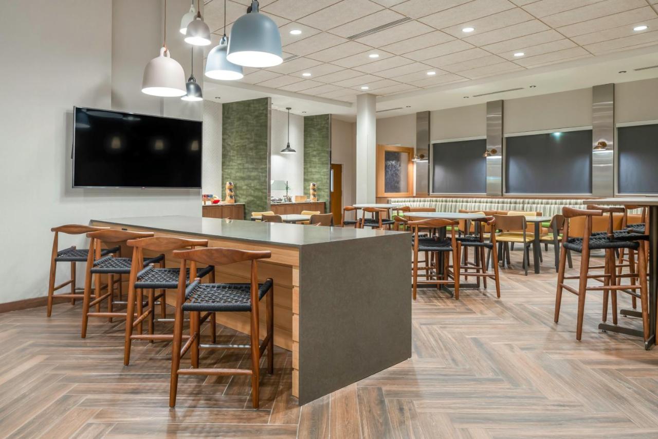 | Fairfield by Marriott Inn & Suites Kansas City North, Gladstone