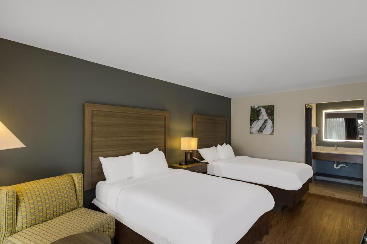 Standard Double Room with Two Double Beds - Non Smoking at Quality Inn Asheville Airport