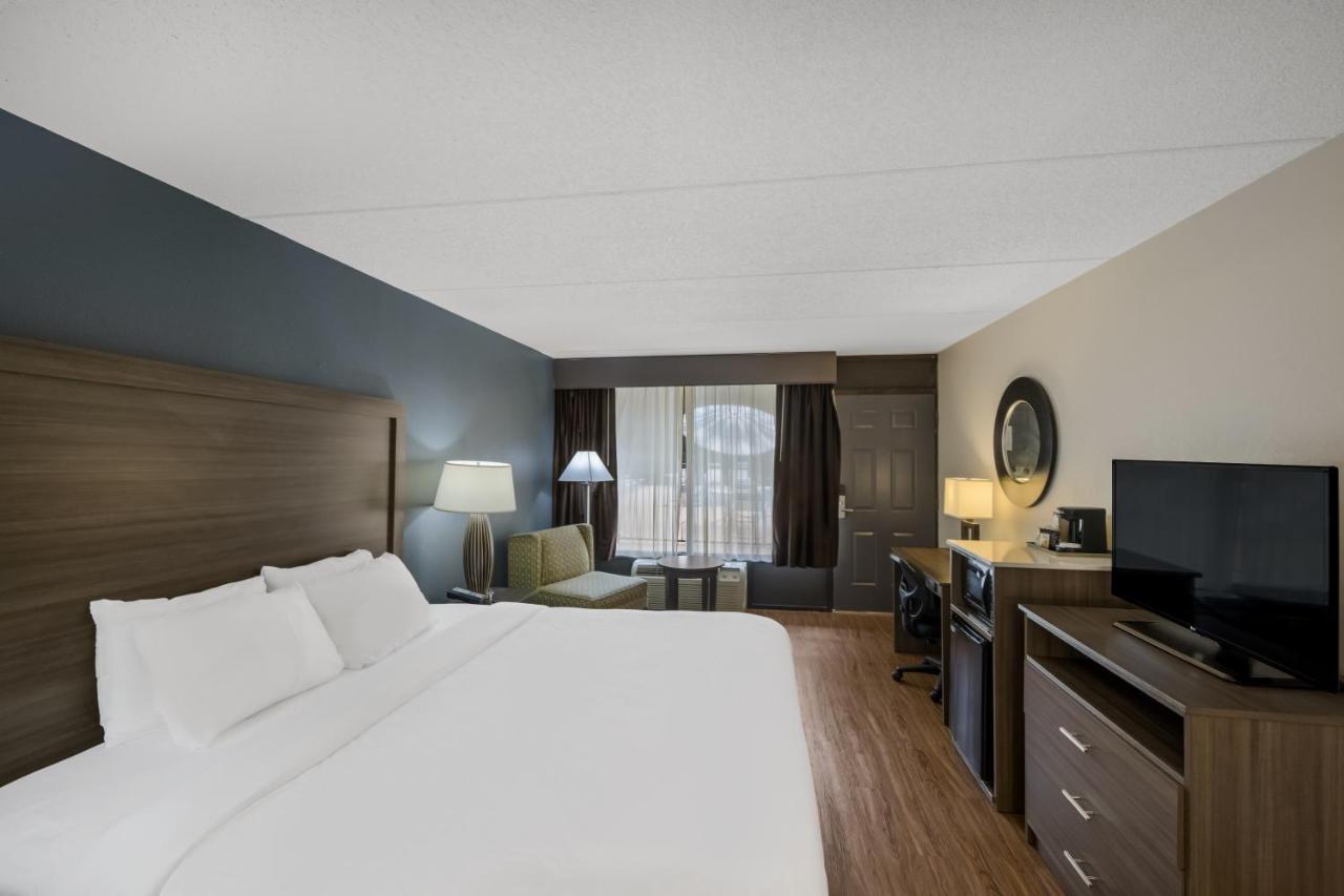 King Room - Accessible/Non Smoking at Quality Inn Asheville Airport