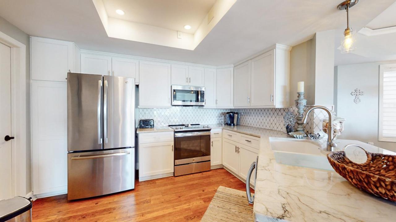  | 5206 Hampton Place South