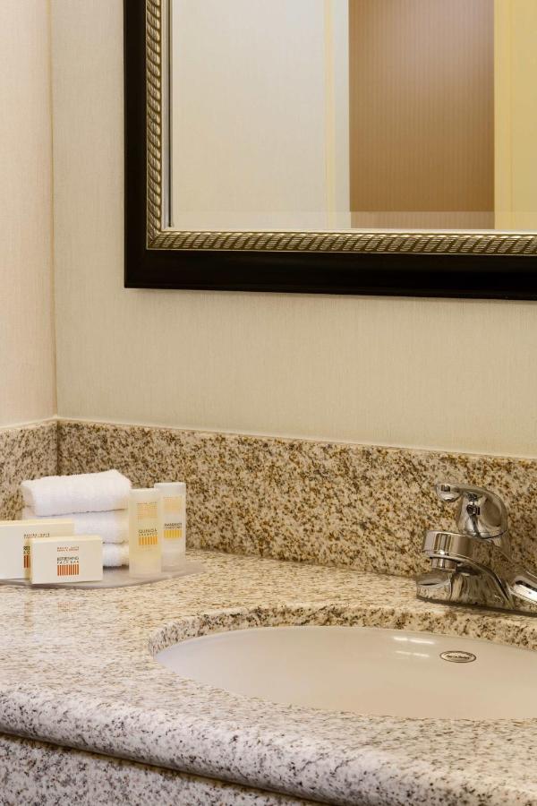  | Courtyard by Marriott Houston Hobby Airport