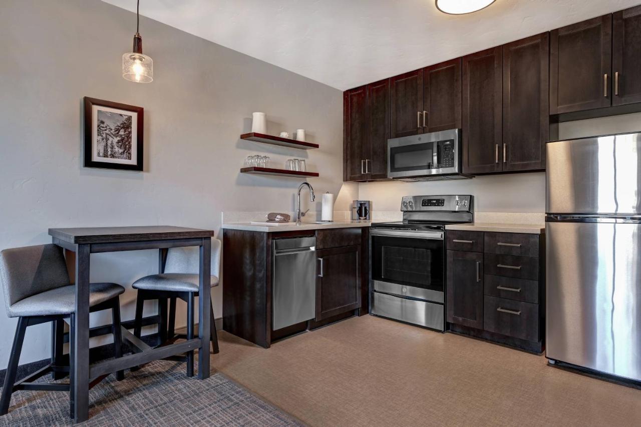 One-Bedroom King Suite with Sofa Bed at Residence Inn by Marriott Steamboat Springs