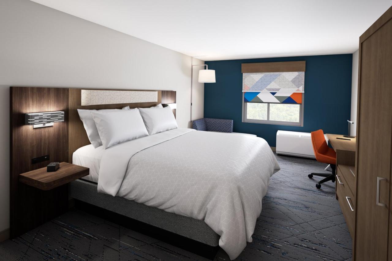  | Holiday Inn Express & Suites - Hollister, an IHG Hotel