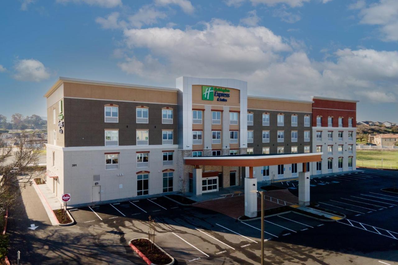 | Holiday Inn Express & Suites - Hollister, an IHG Hotel
