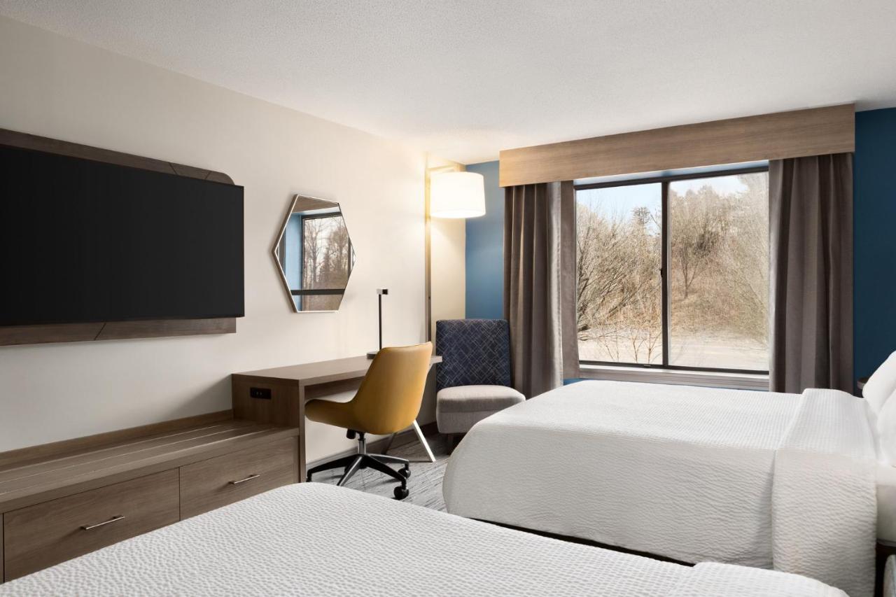 Queen Room with Two Queen Beds - Non-Smoking at Holiday Inn Express & Suites East Greenbush (Albany-Skyline) by IHG