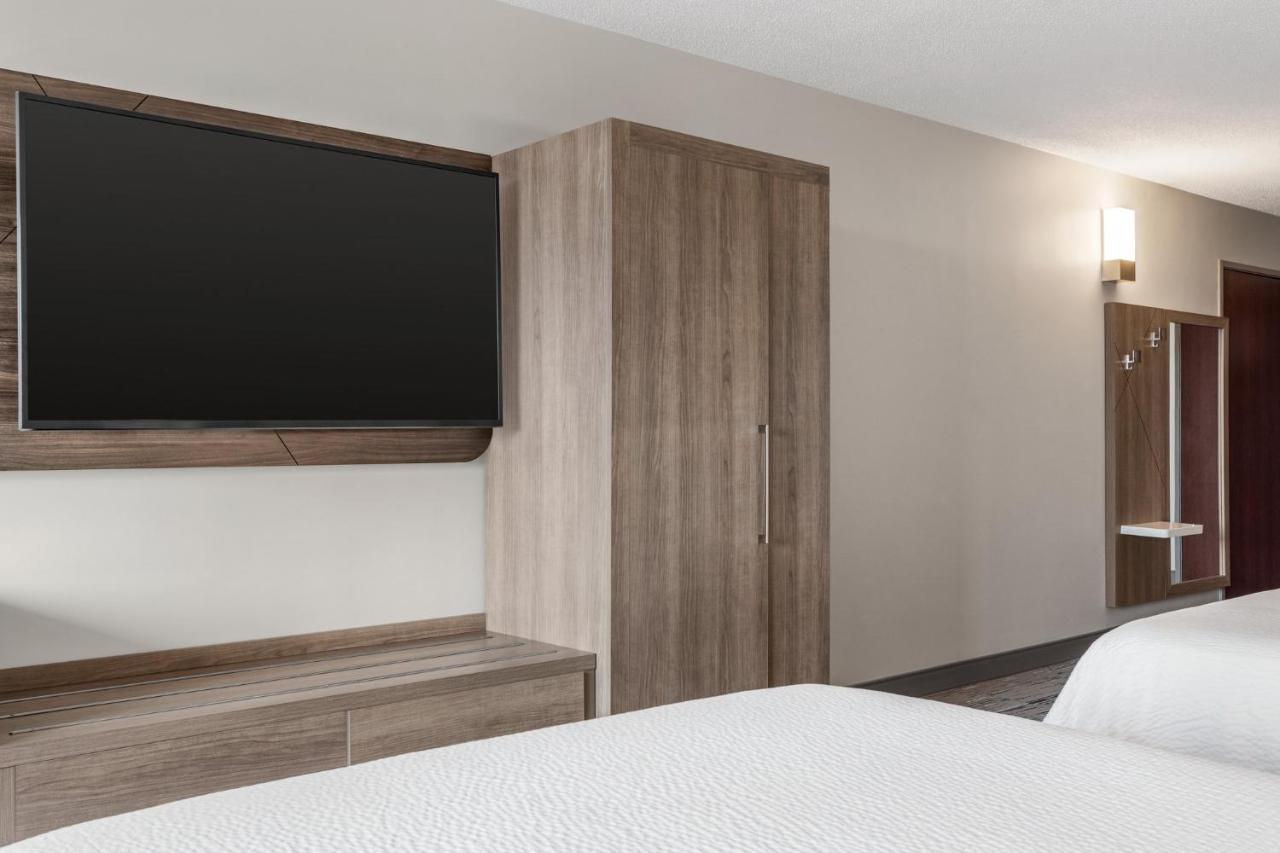 Queen Room with Two Queen Beds - Non-Smoking at Holiday Inn Express & Suites East Greenbush (Albany-Skyline) by IHG