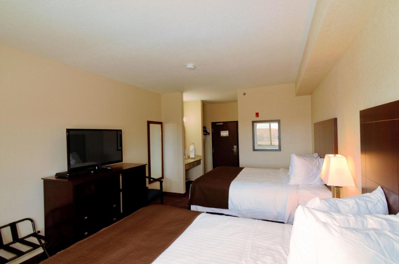 Standard Queen Room at Cobblestone Inn & Suites - Denison - Oak Ridge